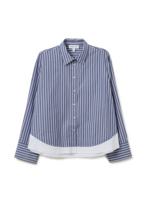 Camicia blu a righe con colletto, dotata di un orlo bianco curvo, maniche lunghe e piccoli bottoni bianchi lungo la parte anteriore.