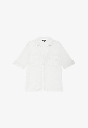 Weißes Kurzarmhemd mit Knopfschluss, zwei Brusttaschen und lockerer Passform. Der Stoff wirkt leicht und strukturiert.