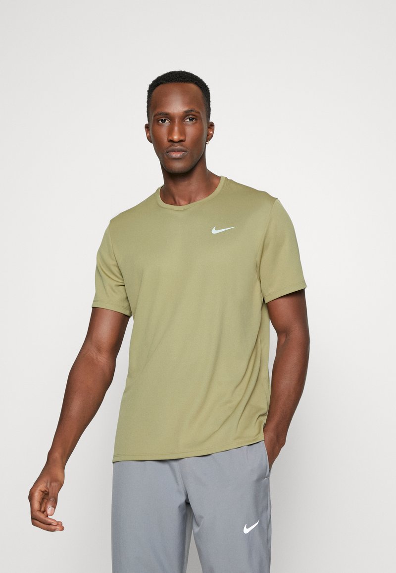 nike men's miler essential tee 2.0