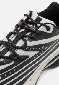 Diesel D-AIRSPEED - Sportcipő - grey/black