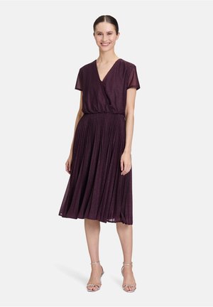 MIT PLISSEE - Cocktailkleid/festliches Kleid - purple purple
