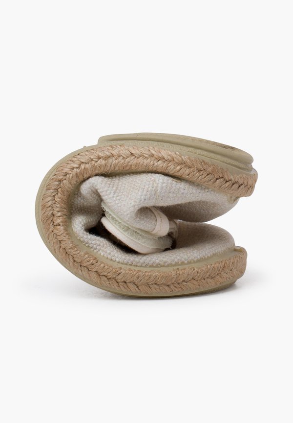 PEPITOS  – Riemchenballerina – crudo