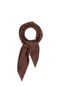 Écharpe plissée marron en matériau satiné, présentant un design tordu et une pointe avec un petit logo en accent.