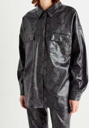 Bunda z umělé kůže - light grey