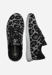 Giesswein Trainers - graphit