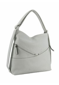 Bolso de piel gris con un diseño flexible, que presenta una parte superior redondeada, dos bolsillos con cremallera y una ancha correa de hombro ajustable.