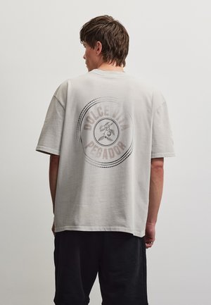 Pegador NUEVO TEE - T-shirt imprimé - vintage light grey