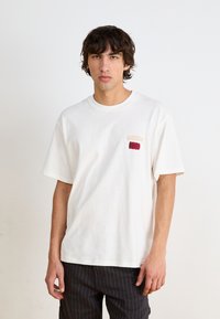 Thumbnail Image 4