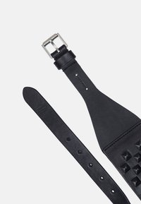 AllSaints 25-75MM TAPERED INJECTED PYRAMID STUD BE - Riem - charcoal
