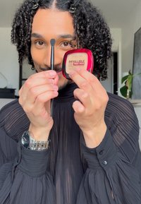 L'Oréal Paris INFAILLIBLE SEMI-PERMANENT POWDER nude