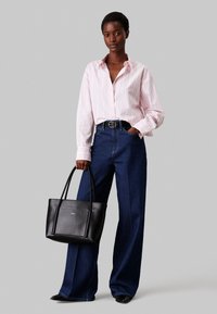 LINN MEDIUM - Handbag - black