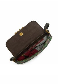 Borsa in tessuto intrecciato con interno in pelle, dotata di chiusura a scatto in ottone, decorazioni colorate con perline e scomparti multipli.