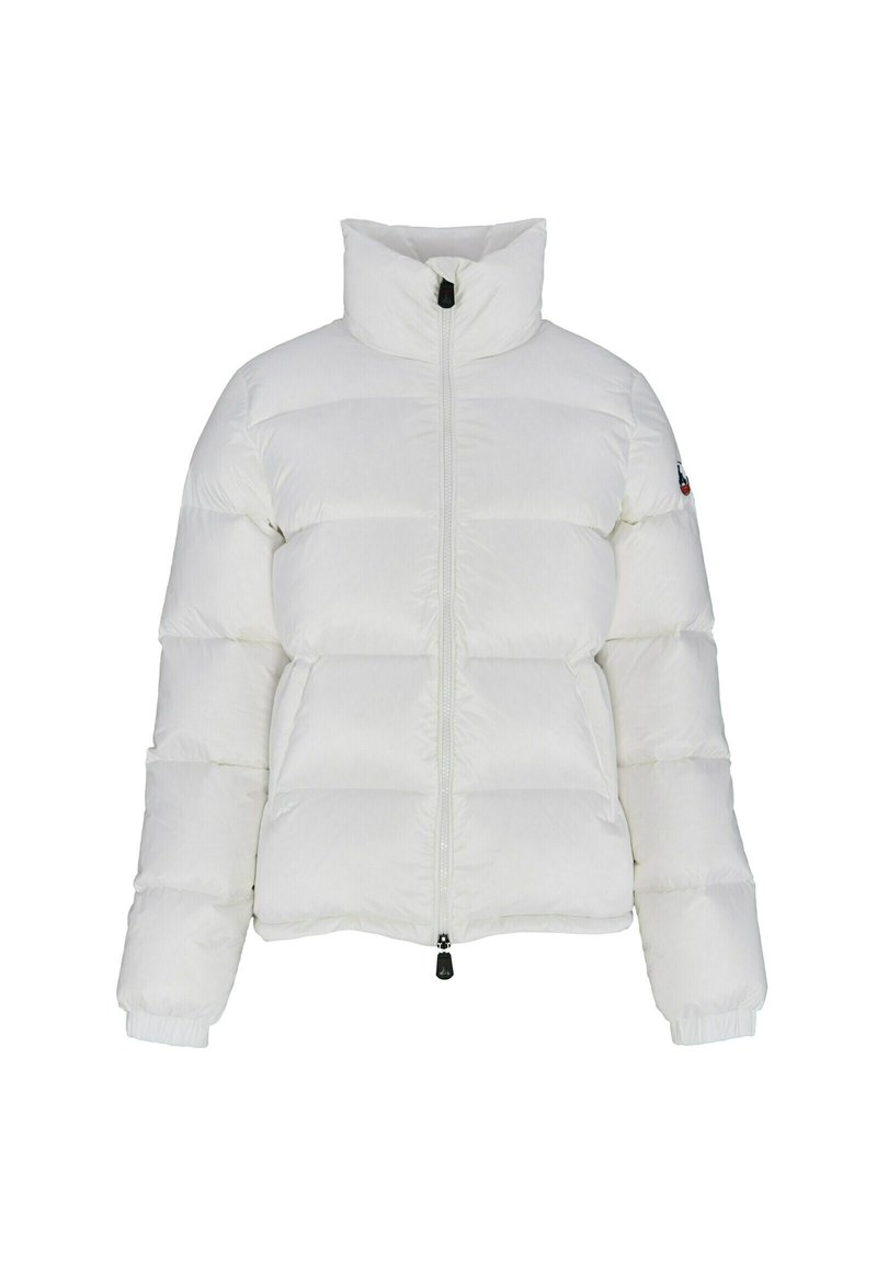 Chaqueta acolchada blanca con un alto cuello, cierre frontal y puños acanalados. Diseño acolchado con un ligero brillo y detalle del logo en la manga.