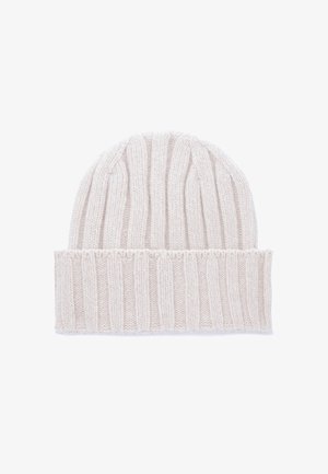 Brede gebreide muts in zacht beige, met verticale ribbelstructuur en een omgeslagen rand voor een verstelbare pasvorm. Lichtgewicht en warm ontwerp.