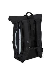 Zaino roll-top nero con spallacci imbottiti, schienale in rete, zip laterale e scomparti interni. Tessuto resistente con fibbie regolabili.