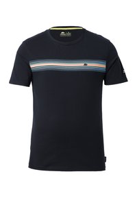 Marineblaue Baumwoll-T-Shirt mit Rundhalsausschnitt, das ein horizontales Streifenmuster in Weiß, Grün, Rot und Blau auf der Brust zeigt.