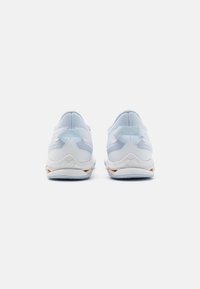 Mizuno WAVE MIRAGE 5 - Handbollssko - white/halogenblue/peachparfait