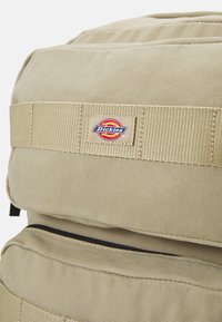 Dickies DUCK UTILITY BACKPACK UNISEX - Turistinė kuprinė - desert sand