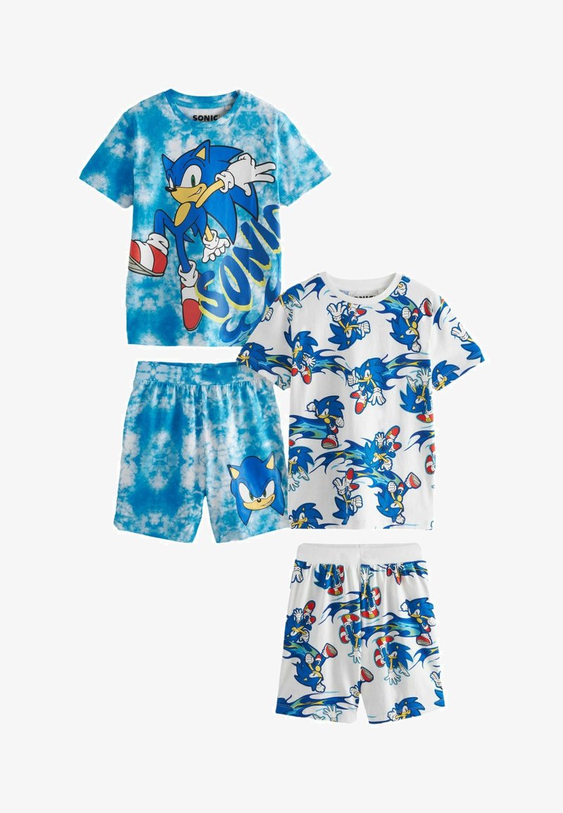 Sonic-Themen-Pyjama-Set mit zwei T-Shirts: eines in blauem Batikdesign mit Grafikdruck, das andere weiß mit wiederholtem Charakterdruck, sowie zwei passenden Shorts.
