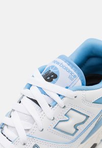 New Balance 550 UNISEX - Sapatilhas - white