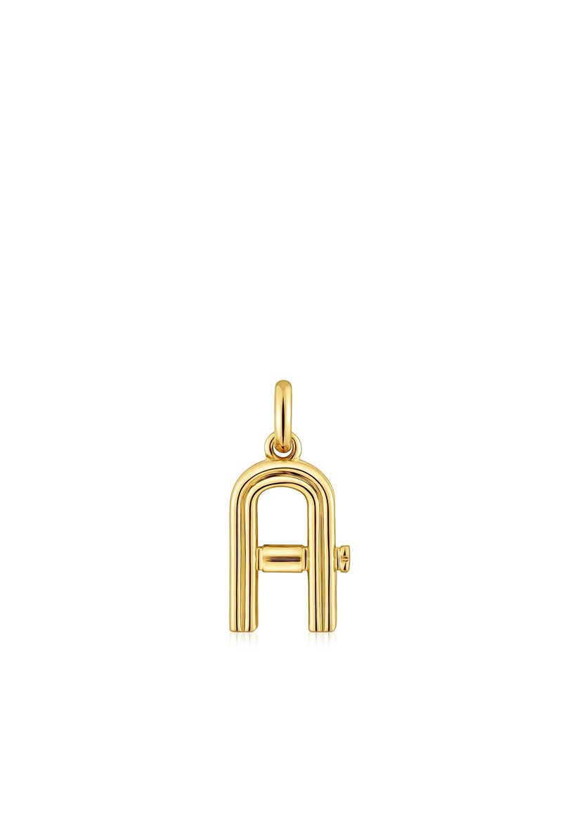 Pendente d'oro a forma di lettera "A" con una finitura liscia e lucidata. Presenta un anello per il fissaggio e un piccolo accento cilindrico.