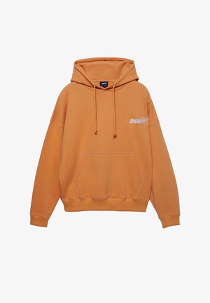 Narancssárga pamut kapucnis pulóver elülső kenguruzsebbel, húzózsinórokkal és a mellkason fehér hímzett szöveggel.