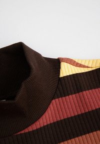 Coccodrillo - Sukienka dzianinowa