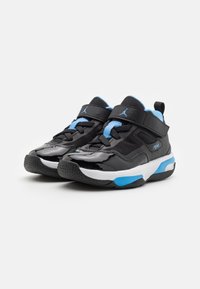 Jordan JORDAN STAY LOYAL 3 UNISEX - Sneakers basse - black/university blue/white