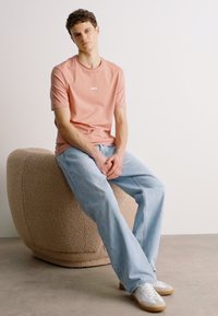 BOSS TCHUP - T-Shirt basic - open pink