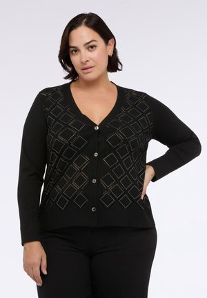Czarny kardigan z dekoltem w kształcie litery V, długimi rękawami i diamentowymi wycięciami zdobionymi metalicznymi detalami. Zapięcie na pięć guzików z przodu.