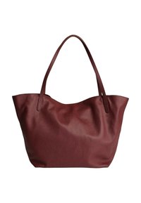 Borsa tote in pelle bordeaux con una finitura morbida e strutturata, caratterizzata da due lunghi manici e un ampio top aperto con una forma ondulata sottile.
