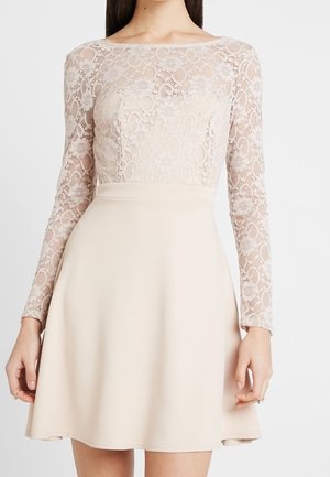 Koktejlové šaty / šaty na párty - nude
