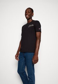 Wrangler SBORO - Calças de ganga de perna direita - blue