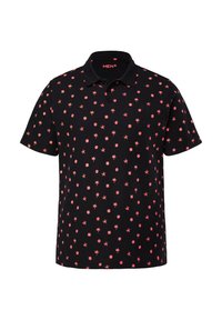 Černé polo tričko s krátkým rukávem, zdobené opakujícím se vzorem červených hvězdic a mušlí. Klasický límeček a zapínání na tři knoflíky.