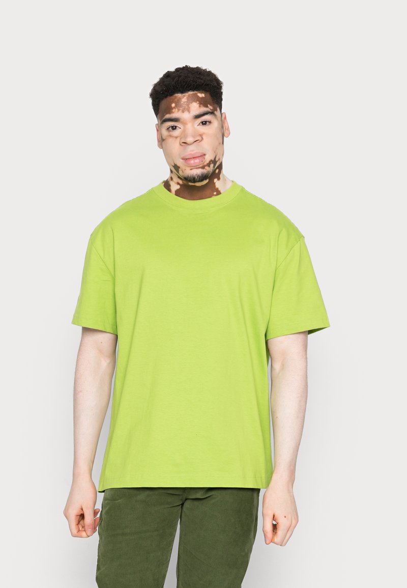 Weekday T-shirt básica - bright green