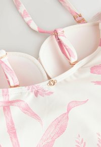 Non sélectionné, cream pink floral