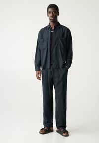 PULL&BEAR LONG SLEEVE BLEND - Cămașă - black