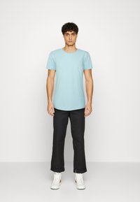 Lee SHAPED TEE - T-shirt básica - ice blue
