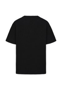 T-shirt di cotone nero con maniche corte, collo a giro e vestibilità rilassata. Tessuto morbido senza motivi o decorazioni visibili.