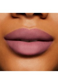 MAC POWDER KISS LIQUID LIPCOLOR - Flytande läppstift - ferosh!