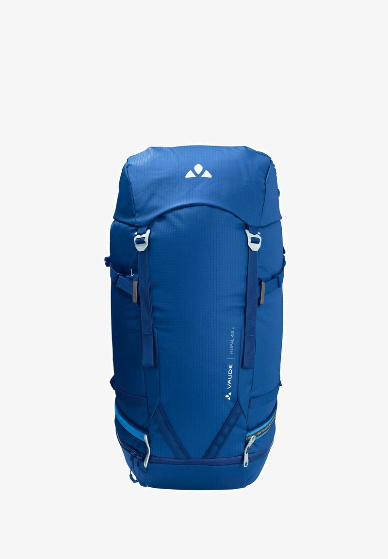 Blauwe wandelrugzak met een gestructureerde afwerking, bovenflap, meerdere banden en ritscompartimenten. Heeft branding aan de zijkant.