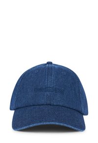 Cappellino da baseball in denim blu scuro con logo in rilievo "FREDDY" sul davanti, dotato di visiera curva e fori di ventilazione.