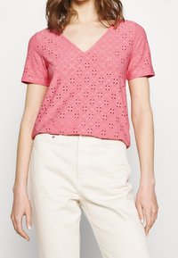 VILA T-shirt med print - pink