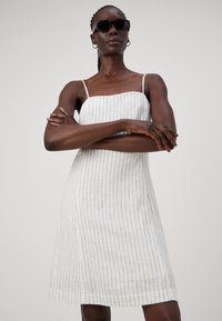 Gap Tall Vapaa-ajan mekko - new off white