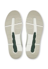 On THE ROGER ADVANTAGE - Sneakers low - white/olive