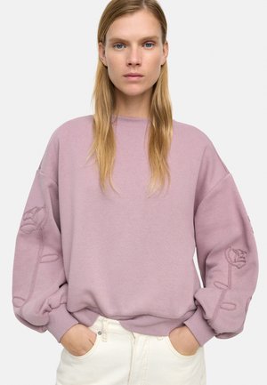 - Bluza