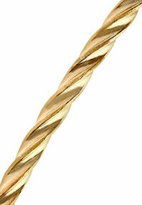 Alambre de metal dorado torcido con un acabado brillante, que presenta una textura suave y un torsión uniforme a lo largo de su longitud, reflejando la luz.