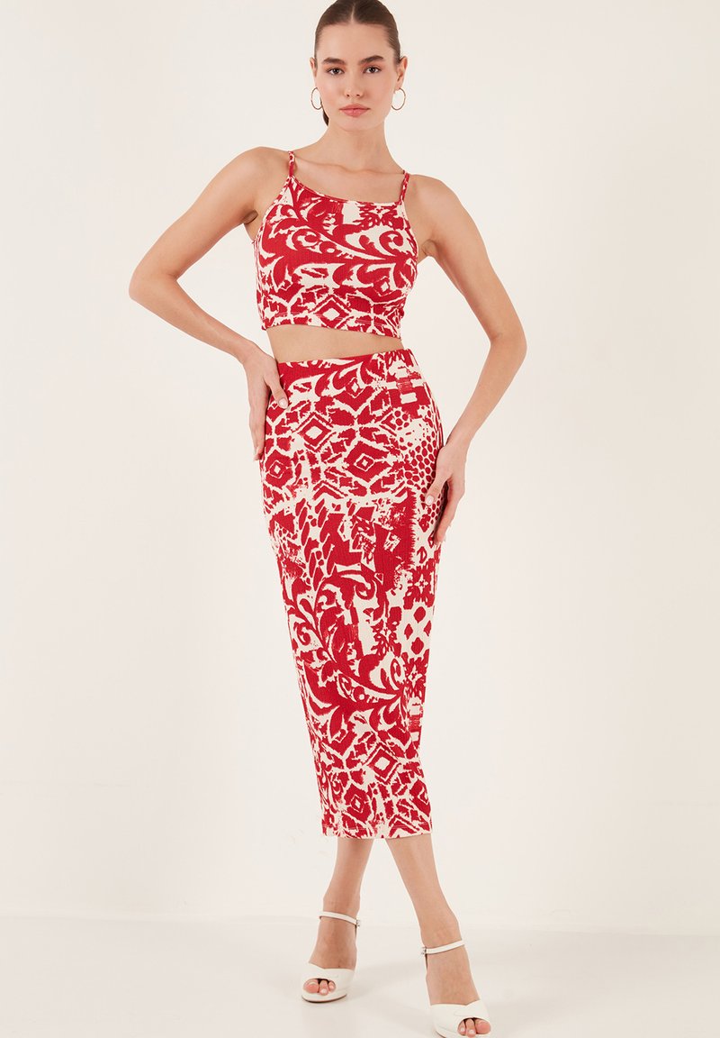 LELA SLIM FIT SET - Ozko oprijeto krilo - bordeaux