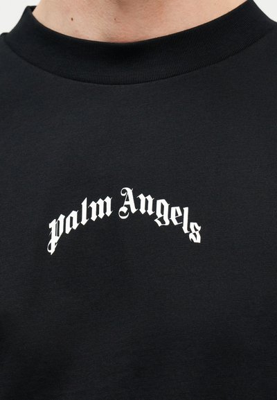 Must mustriga ümmarguse kaelusega dressipluus, millel on valge gooti stiilis tekst "palm Angels" rinnal keskel.