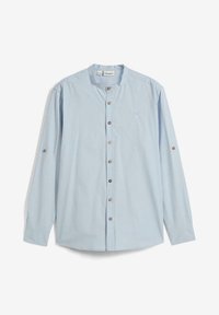Camicia a maniche lunghe azzurra con colletto alla cinese, chiusura frontale con bottoni e bottoni dorati. Presenta un logo ricamato sul petto.